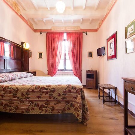 Bed and Breakfast Palazzina Cesira Монтальчино Экстерьер фото